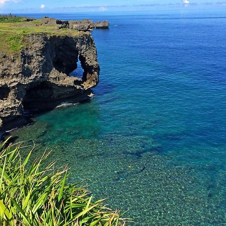 海まで徒歩1分 沖縄でも珍しい絶景ホテル 贅沢プライベートビーチ付き ビーチルーム Onna Zewnętrze zdjęcie